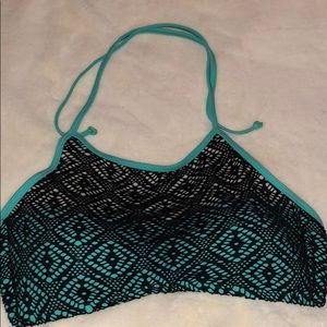 Patterned, lacy bikini top! 👙